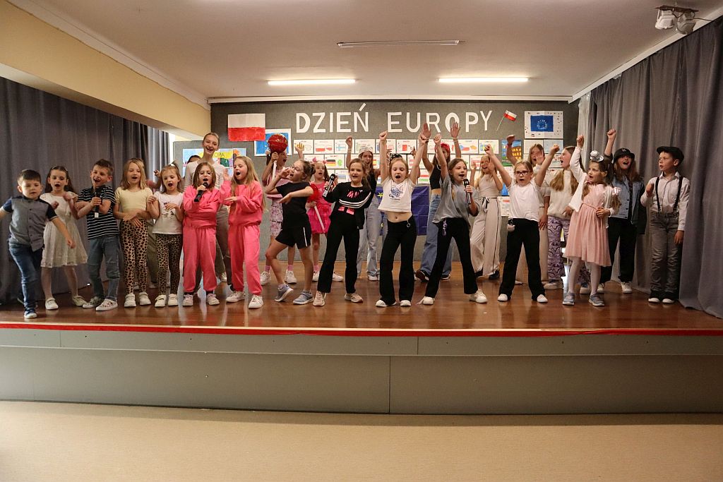 Relacja z Dnia Europy w naszej szkole – święto nauki, kultury i smaku!