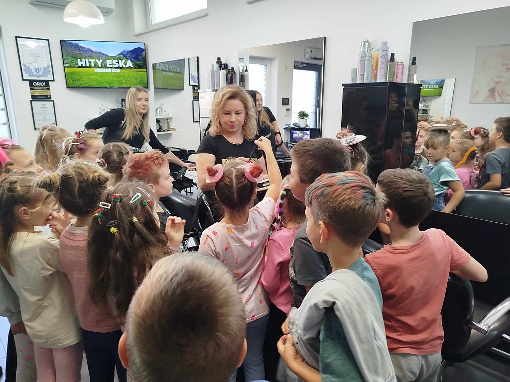 Z wizytą w salonie fryzjerskim