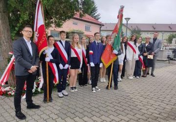 Udział pocztów sztandarowych naszej szkoły w obchodach 86. rocznicy agresji ZSRR na Polskę
