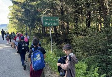 Rajd pieszy do Regietowa – niezapomniana przygoda klas 4 i 5