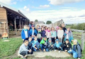 Lekcje w terenie - wycieczka do stajni ,,Indiana”