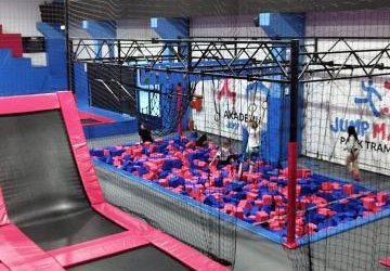 5a w parku trampolin Jumpmania