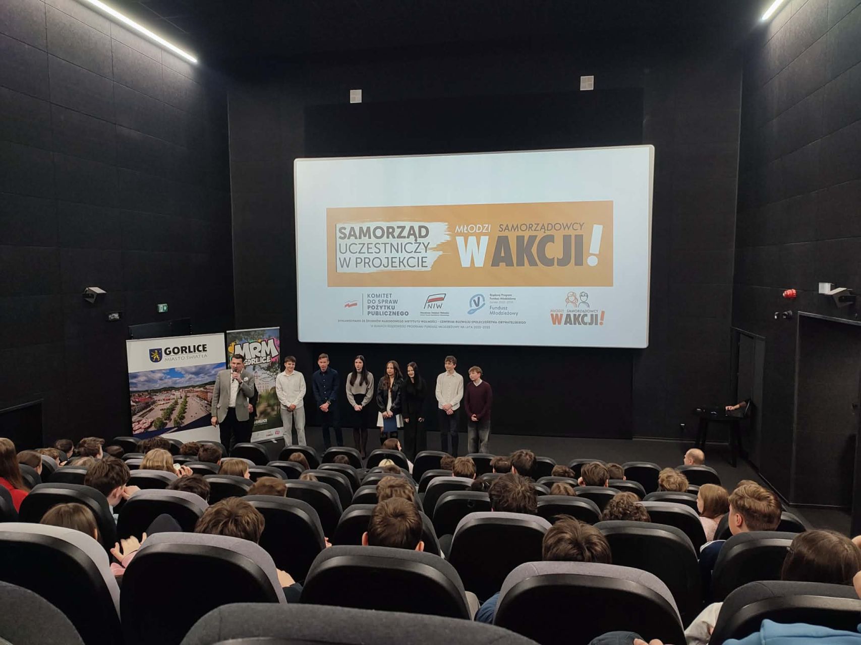 Udział uczniów klasy 6A w konferencji edukacyjnej „Młodzież na Szlaku Pamięci”