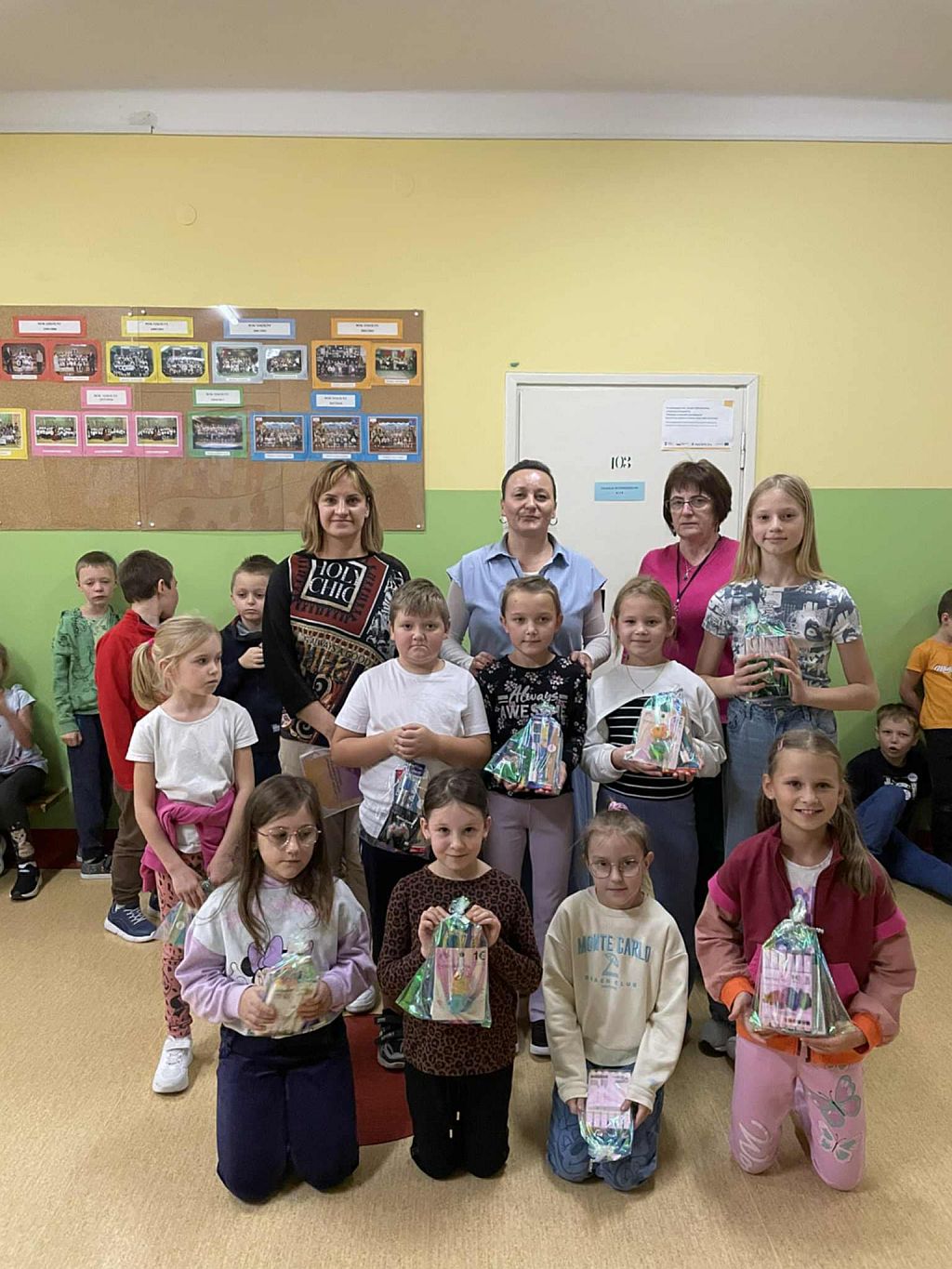 Laureaci konkursów plastycznych w klasach młodszych